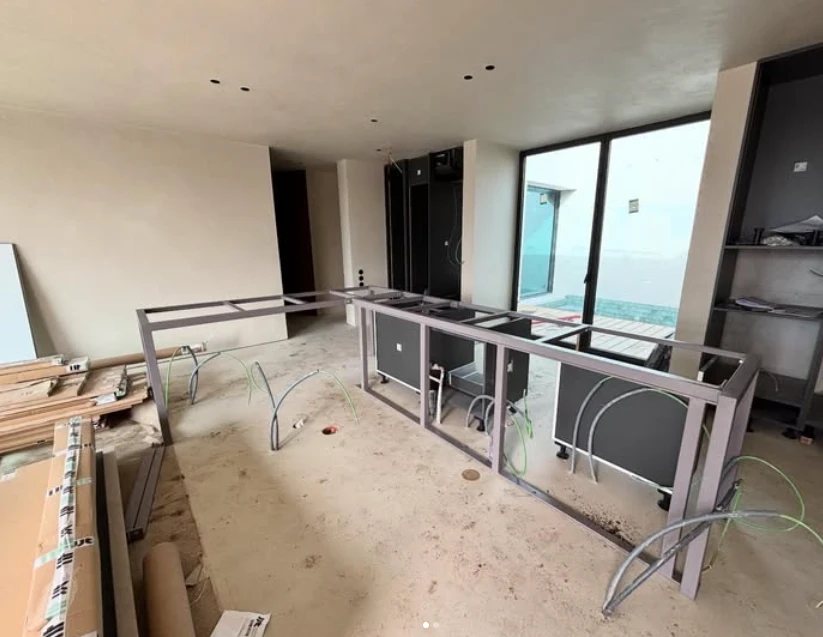 Estrutura e guardas em obra